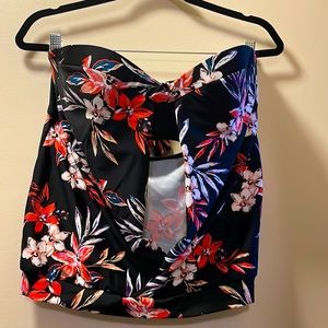 Never worn, no tags.  Cute swim tank to go with any bottom of choice